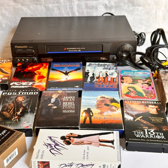 Panasonic VCR player &VHS tapes movies bundles - Picture 12 of 16